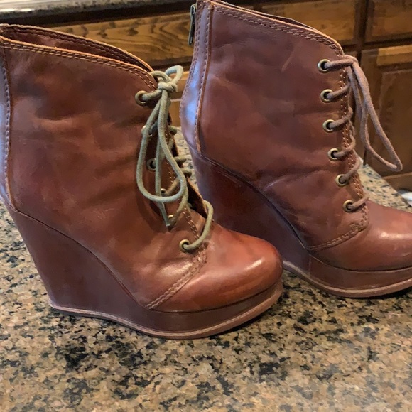 Steve madden zip up back sz 6 leather shoe price now firm - Picture 3 of 13